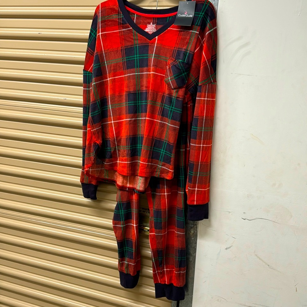NWT CUDDLE DUDS Women’s Velour Fleece Pajama Set - Picture 1 of 5